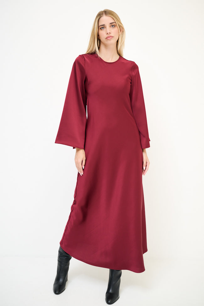 Burgundy satin-effect maxi dress with flared long sleeves and open back