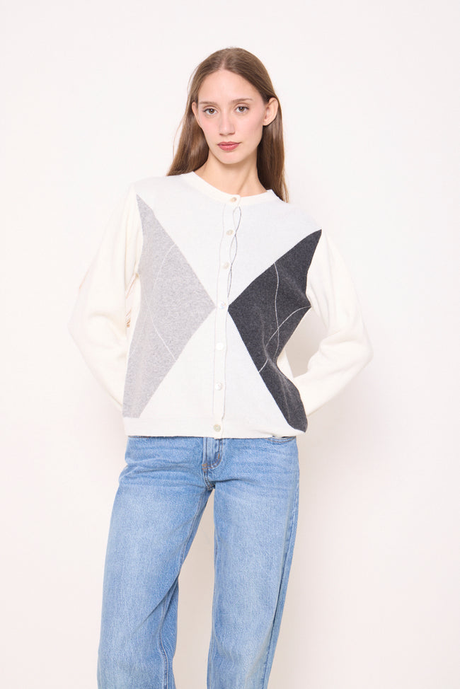 Cárdigan de cuello redondo con rombos — gris; vista frontal