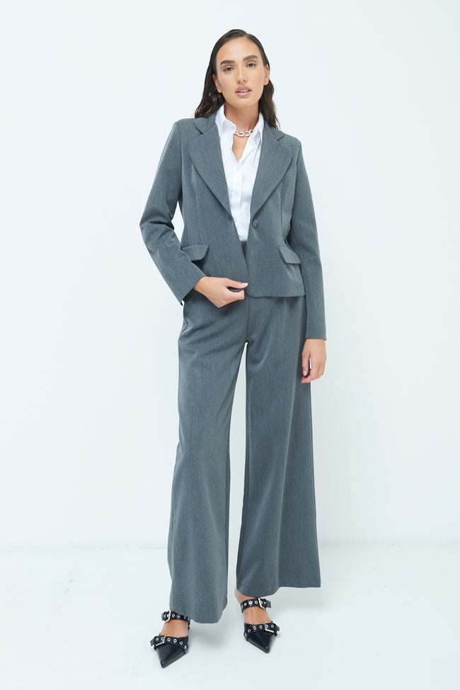 Grey fitted blazer with one-button closure, notched lapels and front flap pockets