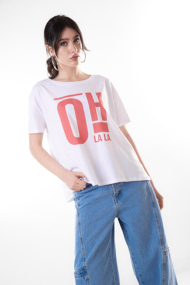 White cotton relaxed-fit short-sleeve T-shirt with round neckline and coral-red Oh la la graphic print