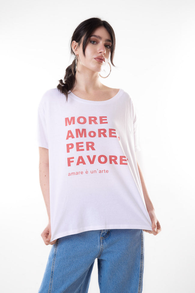 White cotton relaxed-fit short-sleeve T-shirt with round neckline and coral-red More amore per favore text print