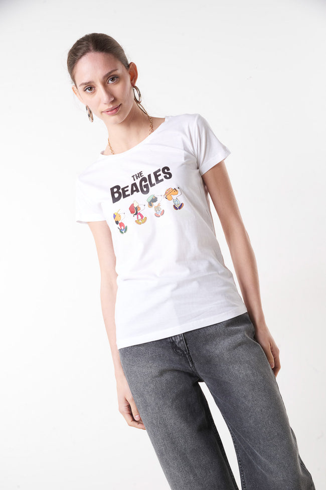 White fitted cotton round-neck short-sleeve T-shirt with The Beagles text and cartoon dog graphic