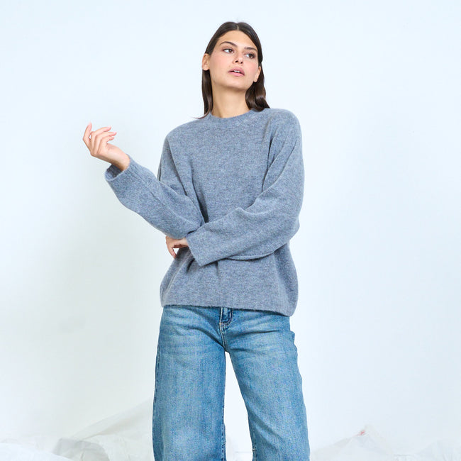 Grey marled round-neck sweater with relaxed long sleeves