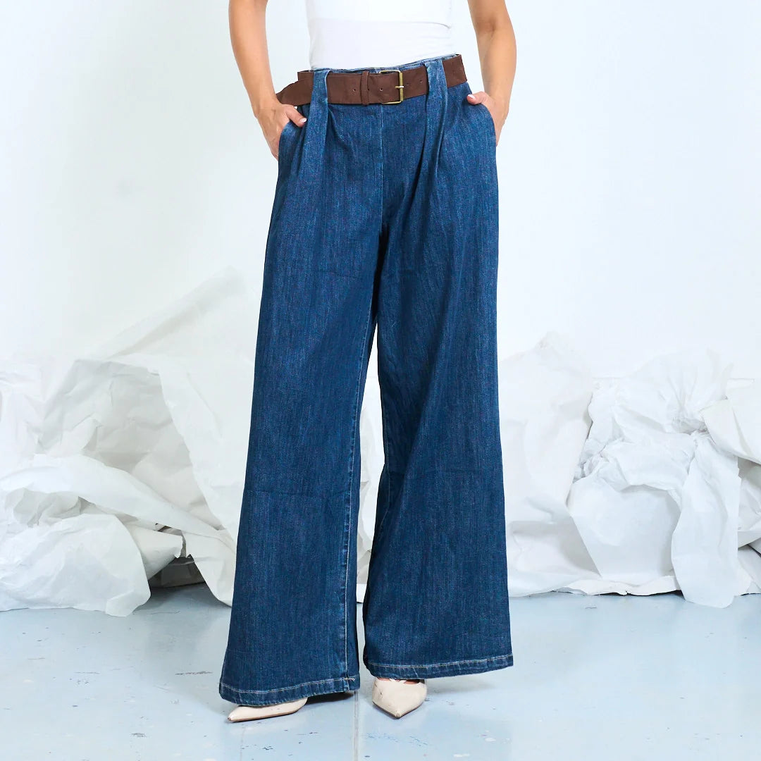 Wide-Leg Jeans