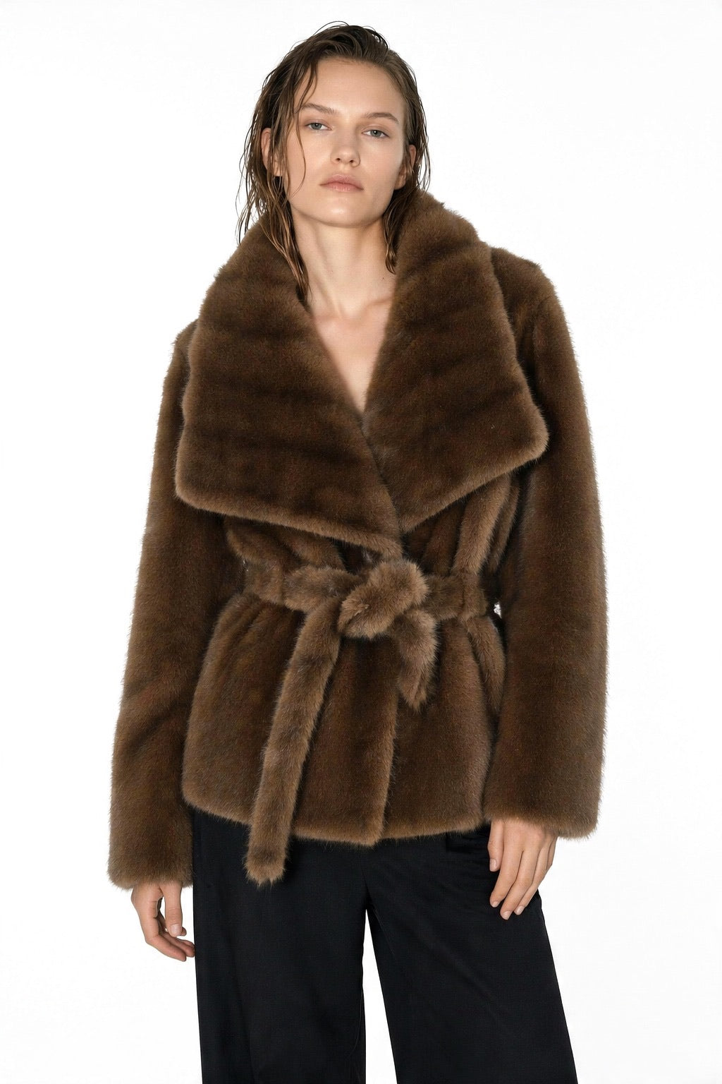 Veste courte en fausse fourrure à col châle en gros - image 1
