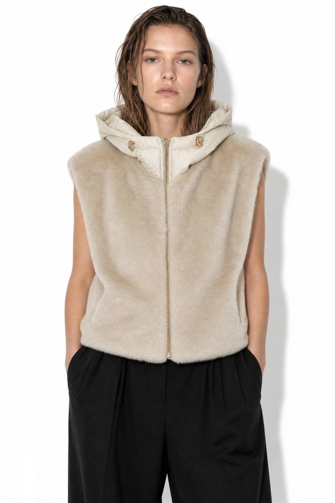 Gilet imbottito reversibile in pelliccia sintetica con cappuccio all'ingrosso - immagine 3
