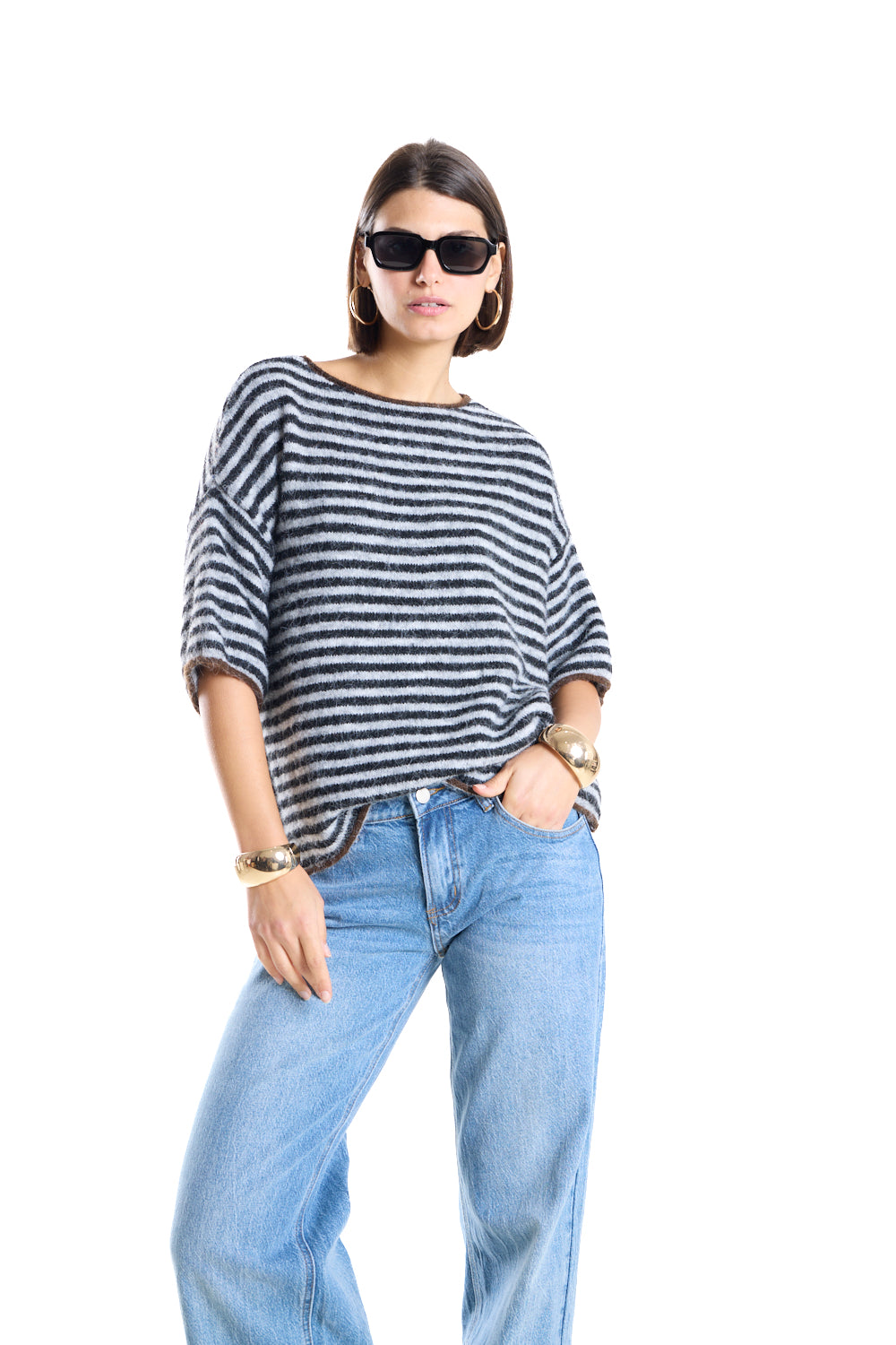 Jersey oversize de rayas manga corta negro.