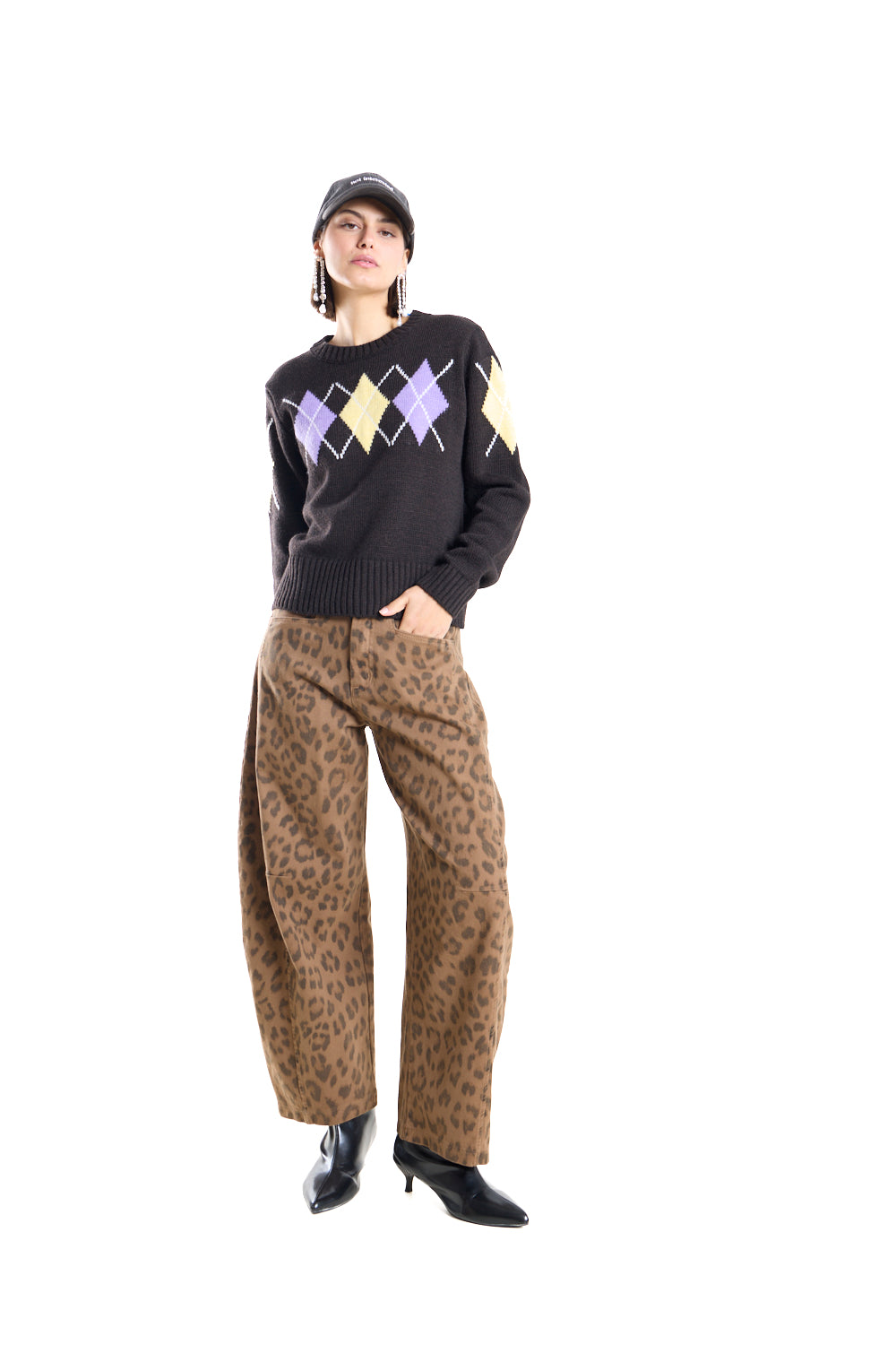Pantalón estampado leopardo camel.